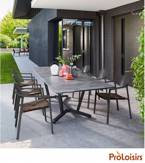 Fauteuil empilable BAGE Coloris:Châssis Graphite/Assise wicker paille noir Eco-participation    :Prix de vente comprenant l' éco