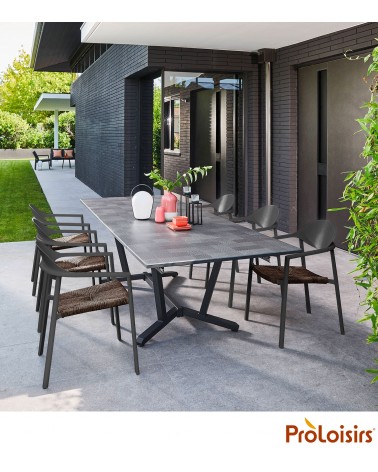 Fauteuil empilable BAGE Coloris:Châssis Graphite/Assise wicker paille noir Eco-participation    :Prix de vente comprenant l' éco